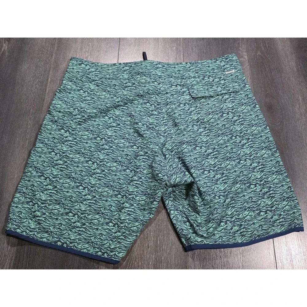 Costa Del Mar Board‎ Shorts Men 40 Green Waves Beach Surf Pool Vacation 8.5
